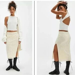 Intimately By Free People Western
Embroidered Dreams Half Slip Sz S